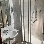 לינה וארוחת בוקר Walhalja שמאלנברג