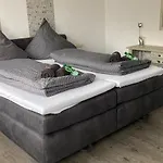 Walhalja לינה וארוחת בוקר