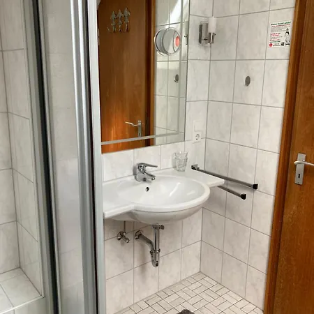 לינה וארוחת בוקר Walhalja שמאלנברג