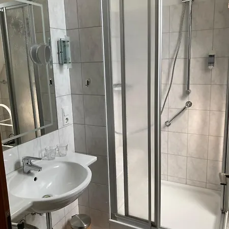 לינה וארוחת בוקר Walhalja שמאלנברג