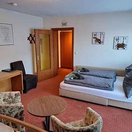 לינה וארוחת בוקר Walhalja 3*