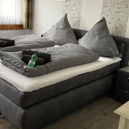 לינה וארוחת בוקר Walhalja