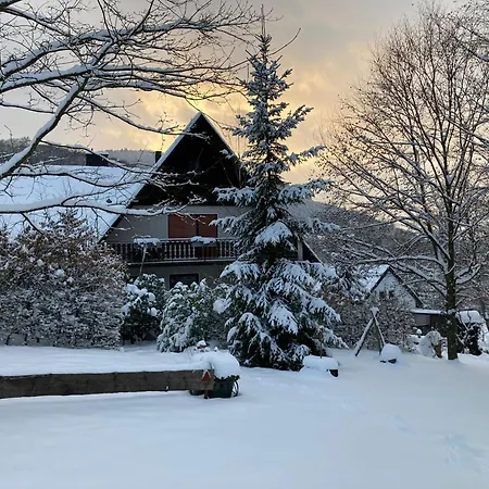 לינה וארוחת בוקר Walhalja 3*