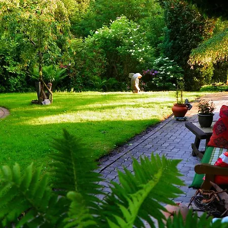 לינה וארוחת בוקר Walhalja שמאלנברג